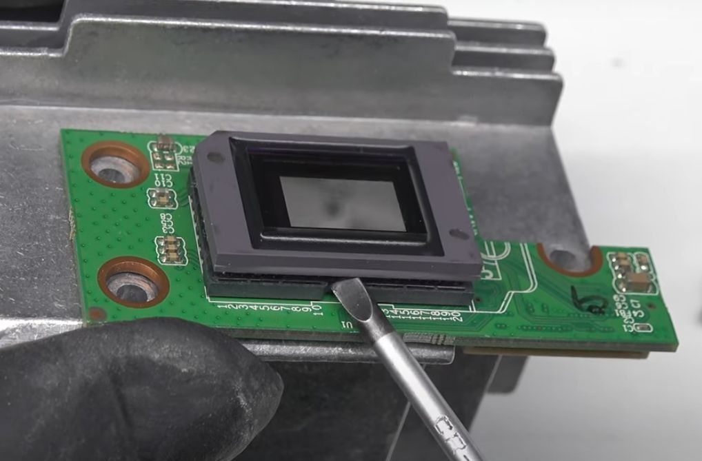 Quitar chip DMD puntos proyectados en la imagen de un proyector